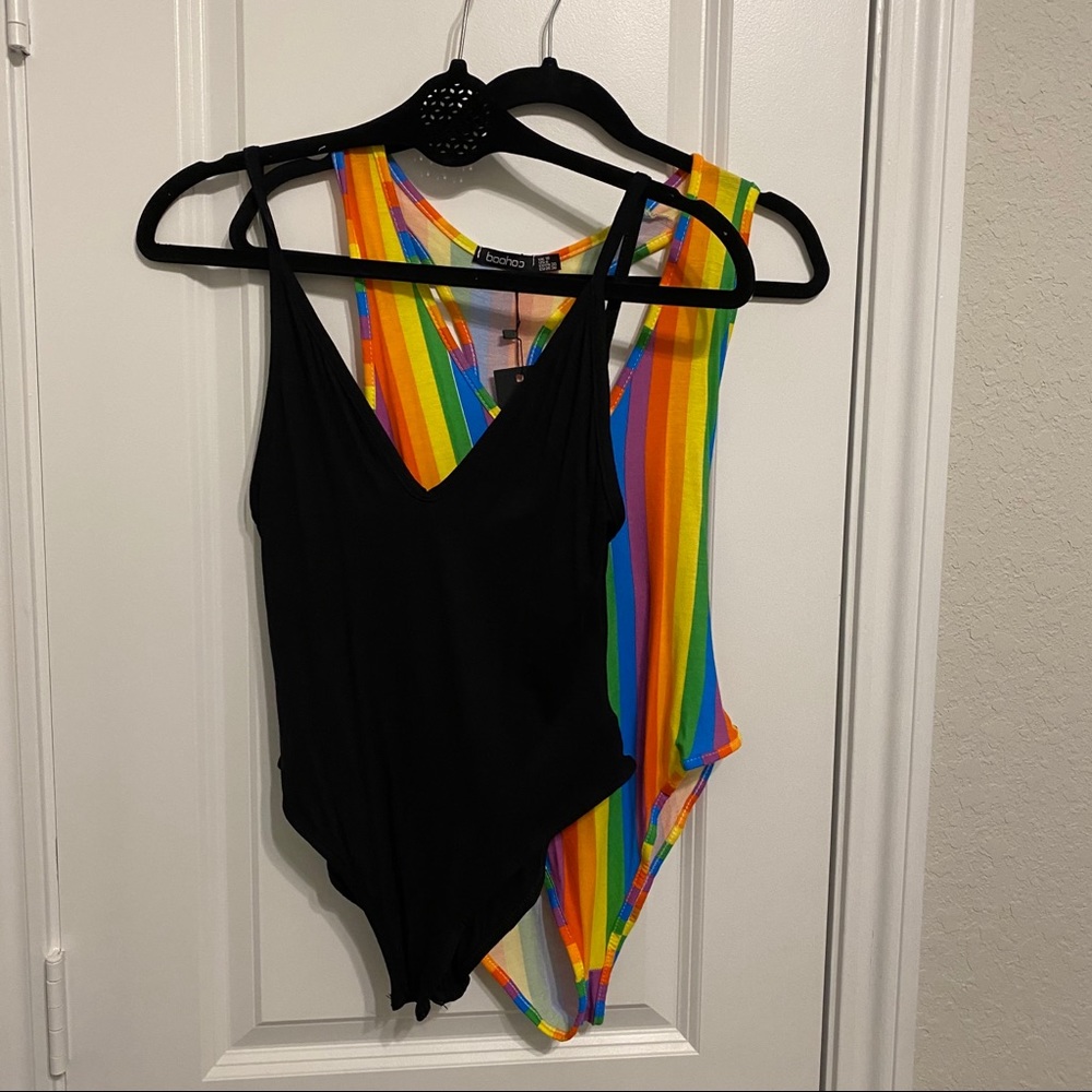 Boohoo bodysuit black & candy stripes